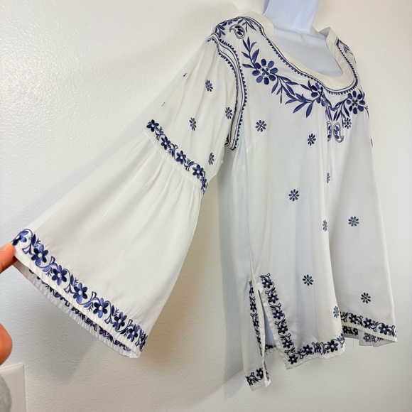 Escapada Ivory Boho Blouse with Blue Embroidery Side Slits Wide Bell Sleeve SzL - Picture 3 of 12